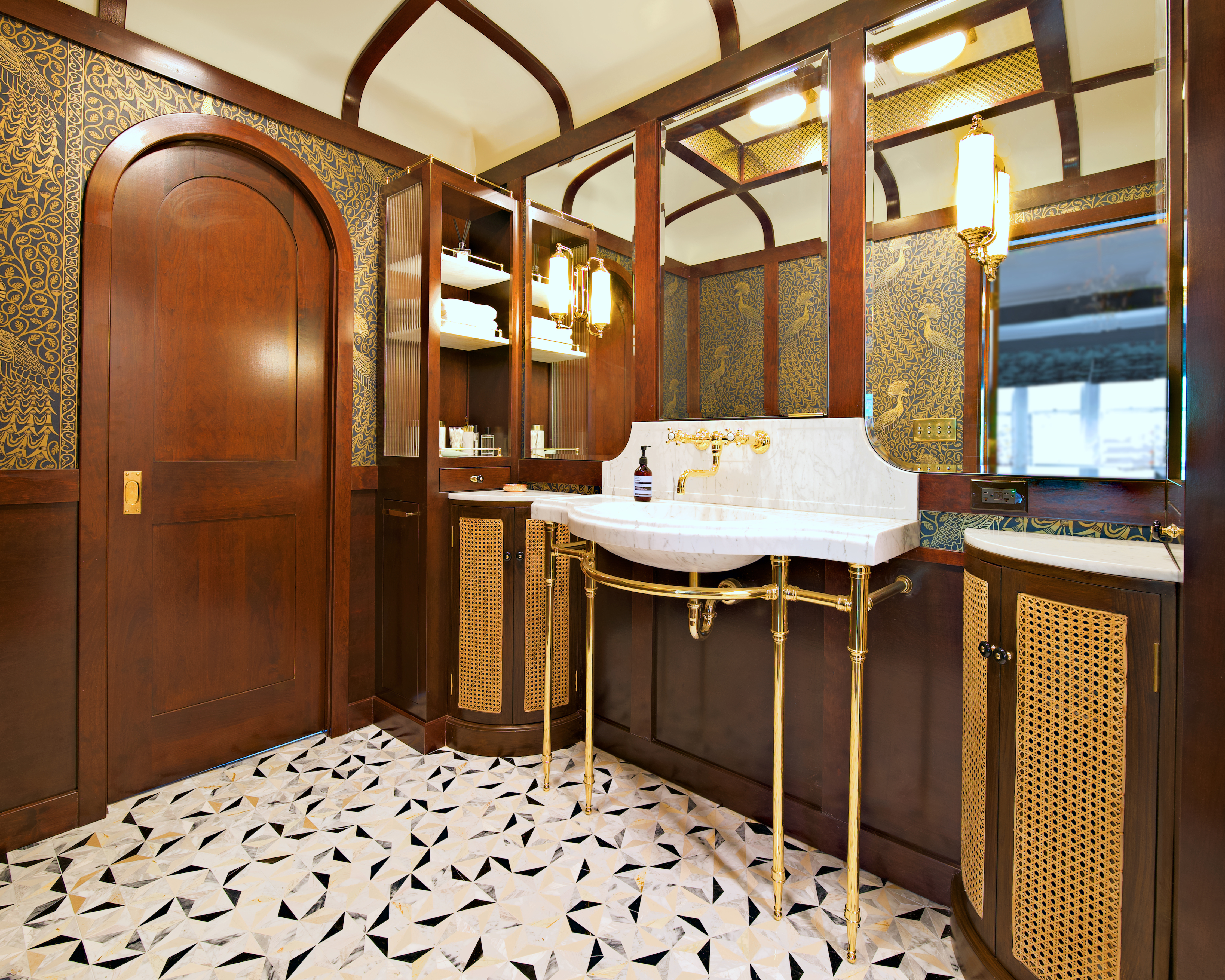 Oak Park Upstairs Bathroom